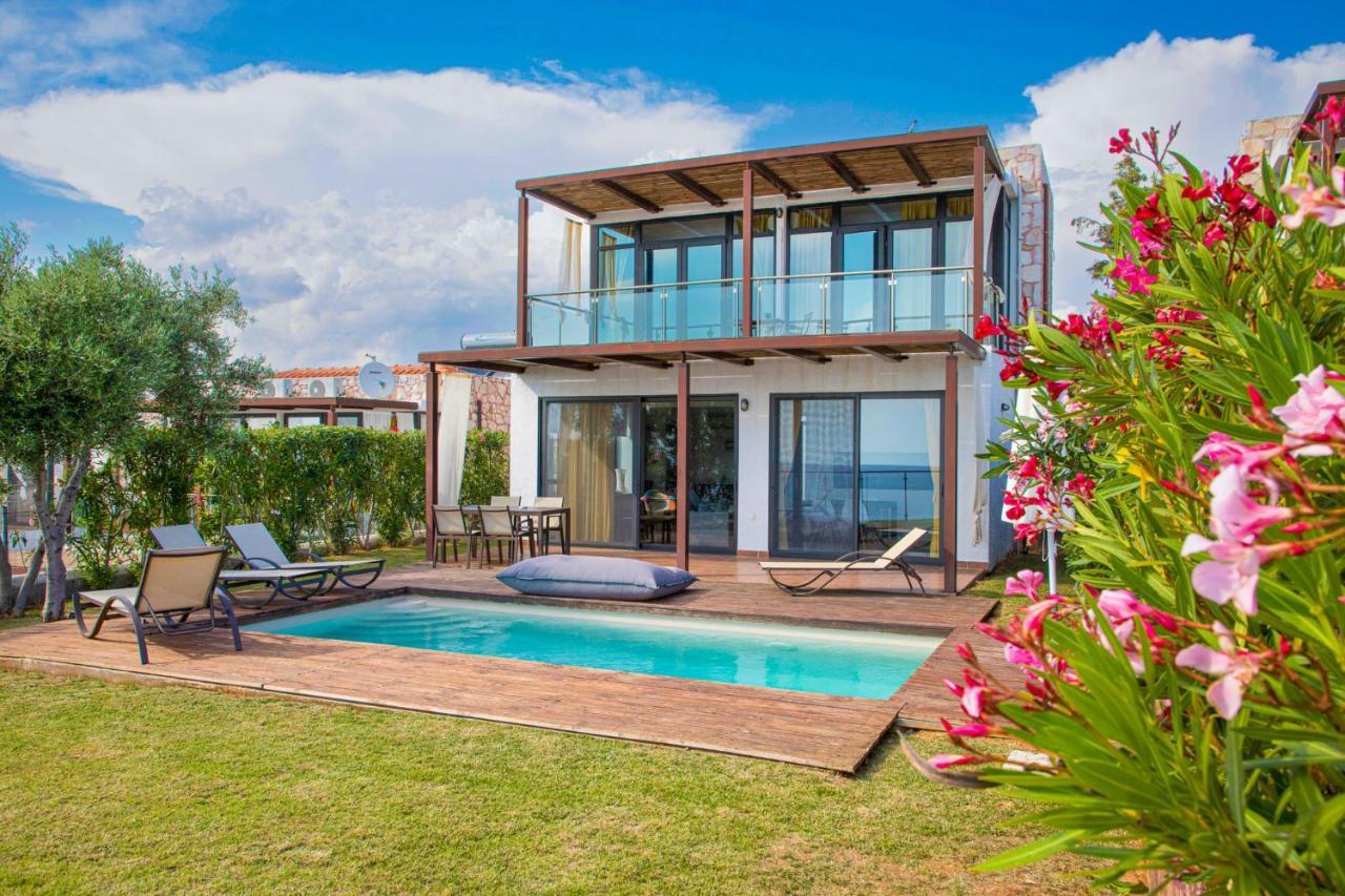Kalma Villa Ena Nea Moudania Exterior photo